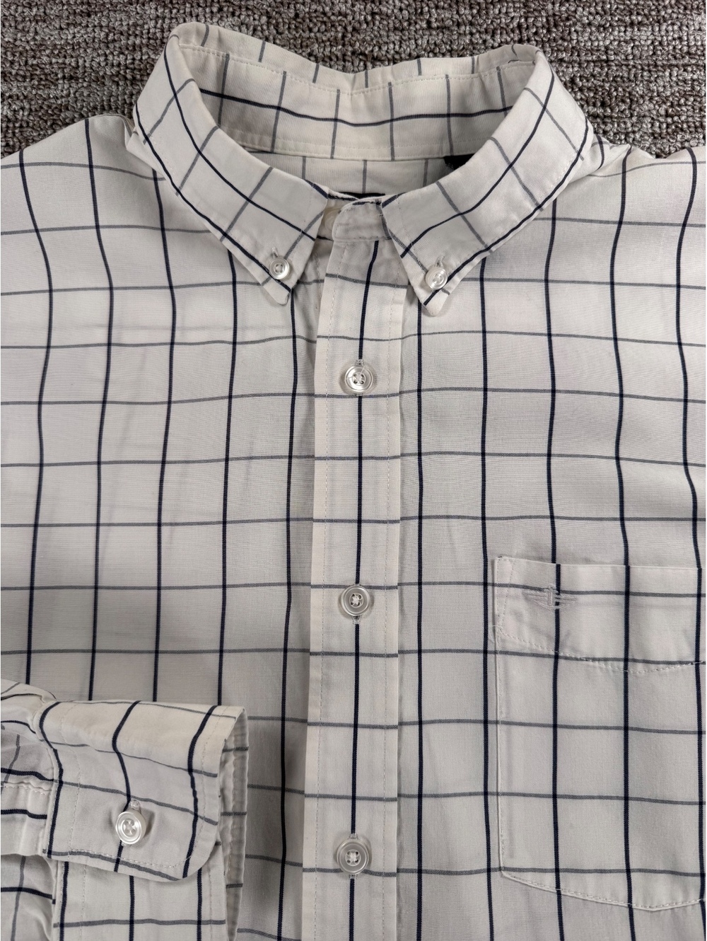Dockers Classic Fit White Button-Down Office Preppy Shirt with Navy  Size Med